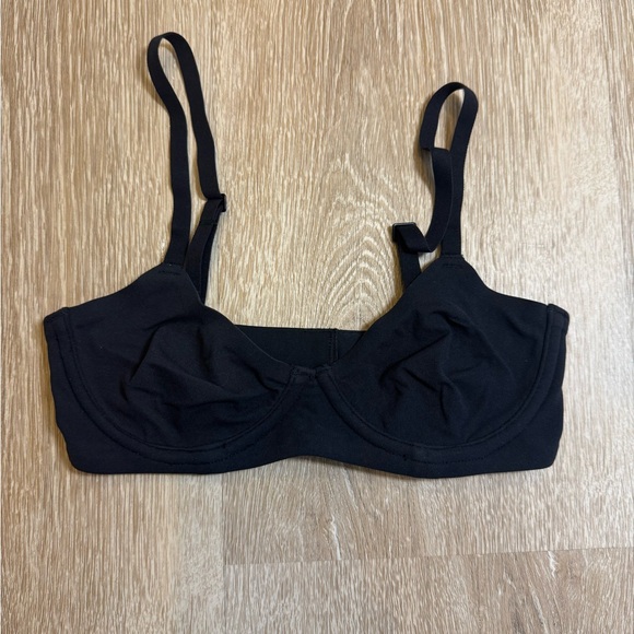 SKIMS Fits Everbody Wired Bra Onyx 30B - Picture 2 of 3